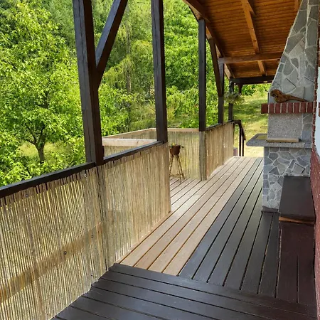 View Glamping Pod Radyní Bez Tekoucí Vody S Omezenou Elektřinou Spálené Poříčí