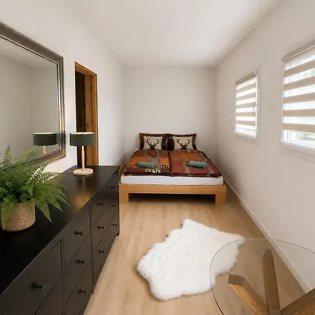Сasa de vacaciones View Glamping Pod Radyní Bez Tekoucí Vody S Omezenou Elektřinou Spálené Poříčí